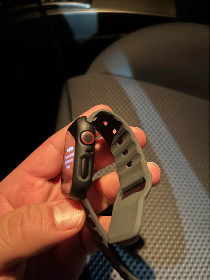 Apple Watch SE 2nd gen. W/ cellular 2 Apple Watch SE 2nd gen. W/ cellular