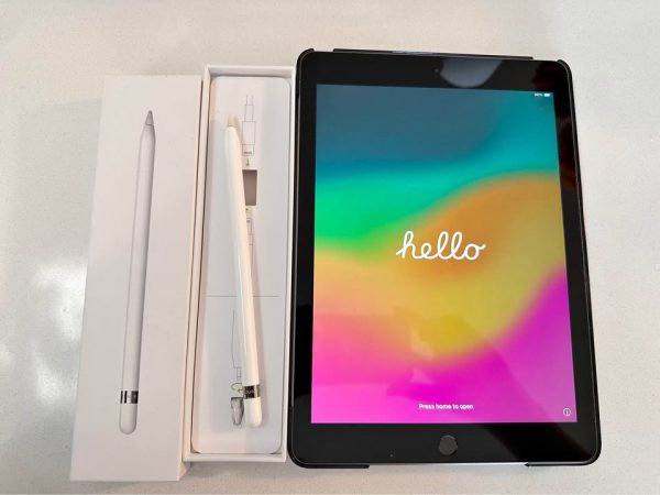 6th gen iPad with Apple Pencil in perfect condition