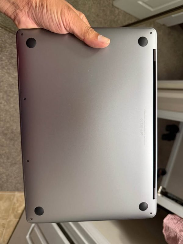 MacBook Pro ( Excellent Condition)