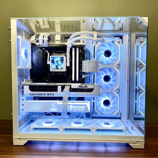 High End Gaming PC | R7 7800x3D | RTX 5070