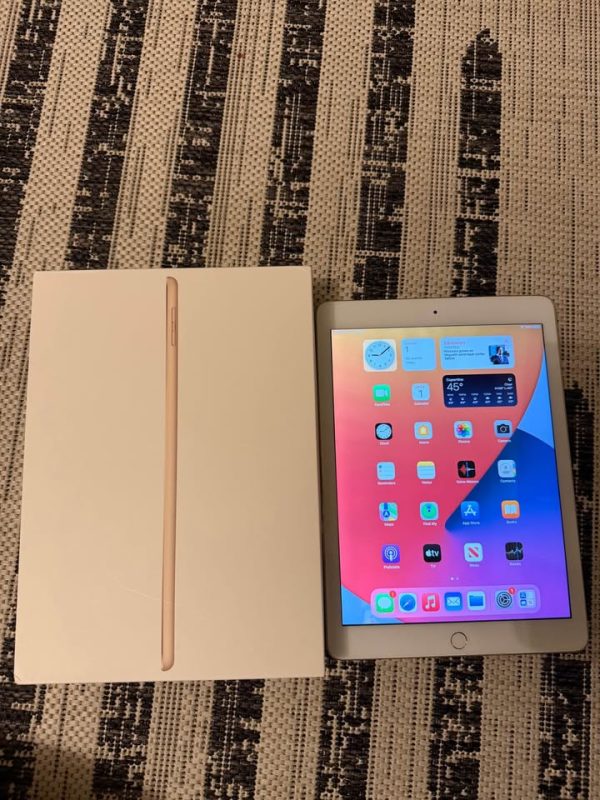 iPad 5 gold 128Gb with original Box