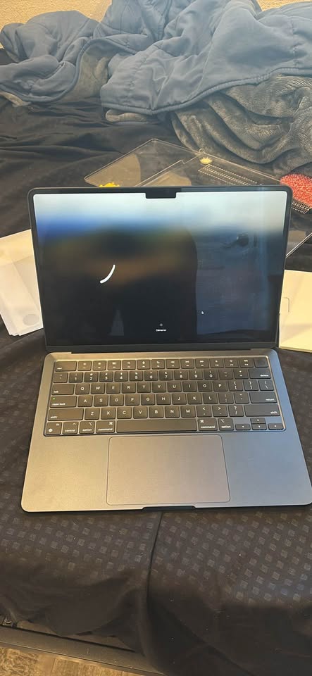 Macbook air 13.6 inch m2