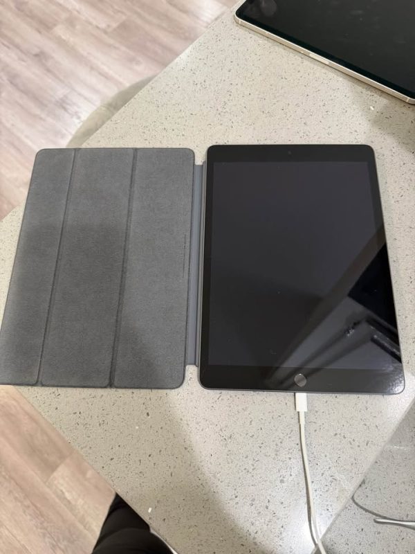 iPad 9th Generation 64GB Wi-Fi with Smart Cover