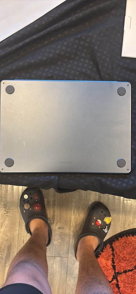 Macbook air 13.6 inch m2