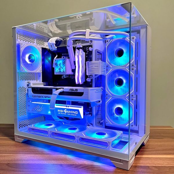 High End Gaming PC | R7 7800x3D | RTX 5070