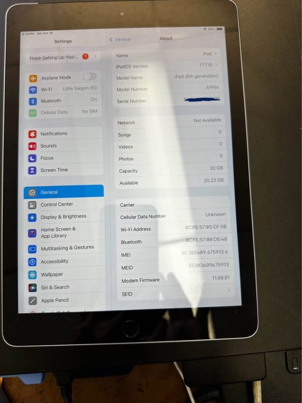 iPad 6th Gen, 32 GB with cellular and wifi