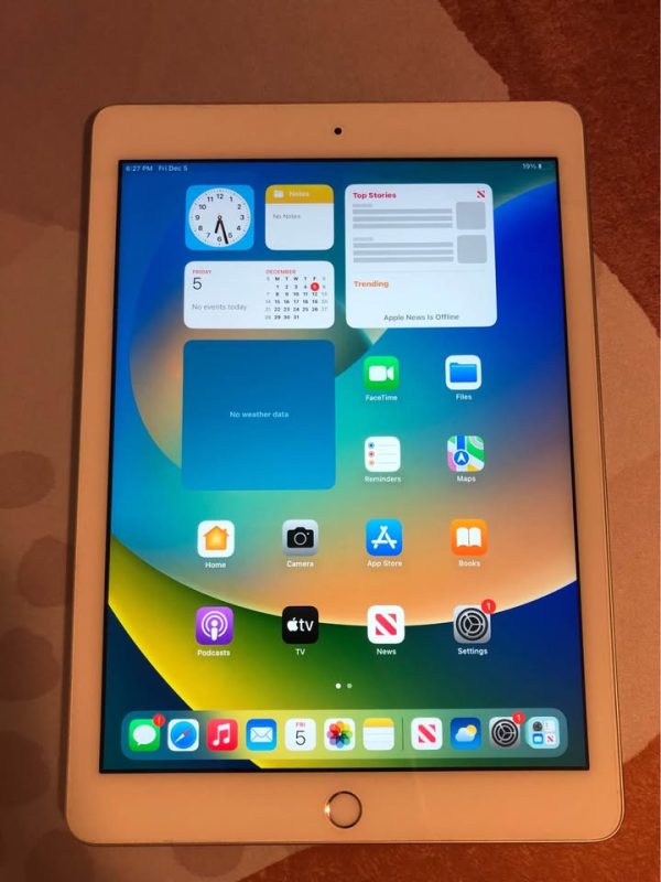 iPad 5th Gen 32GB white/sliver