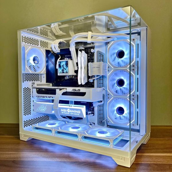 High End Gaming PC | R7 7800x3D | RTX 5070