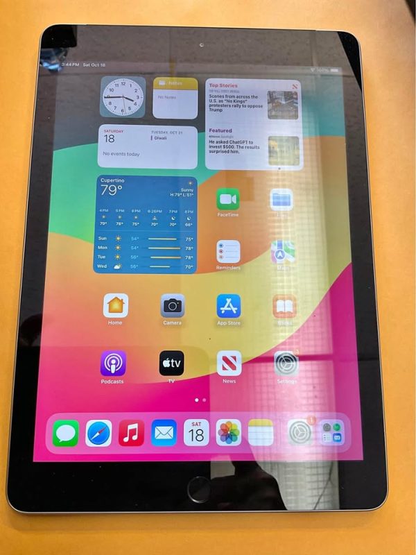 iPad 6, 32 GB with cellular and WiFi