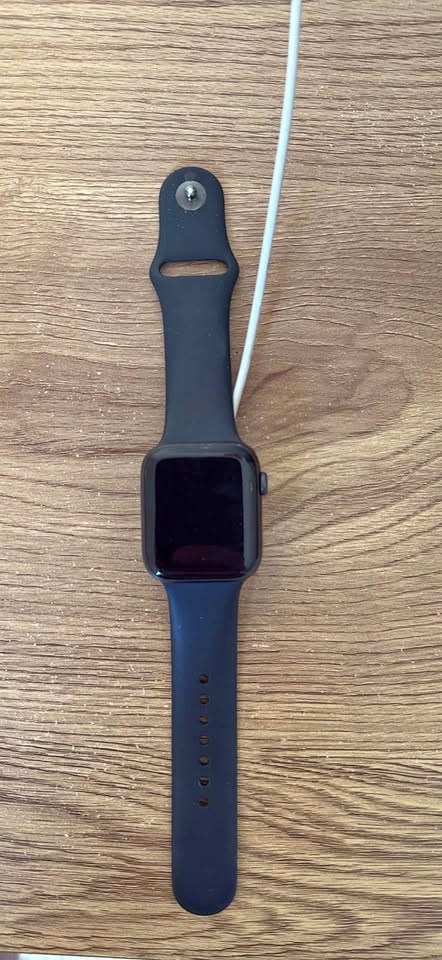 Apple Watch SE (44mm) First gen model A2352