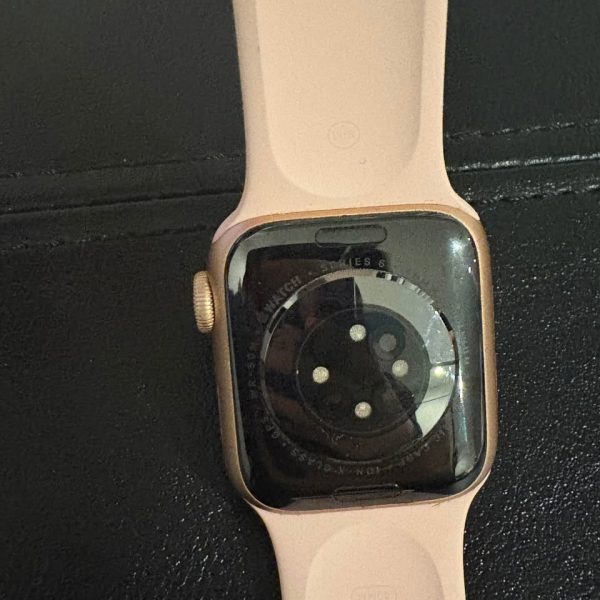 Apple Watch Series 6 (40 mm, Rose Gold, GPS Only)