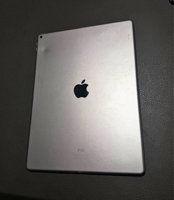 iPad Pro 12.9 inch w/ Apple Pencil