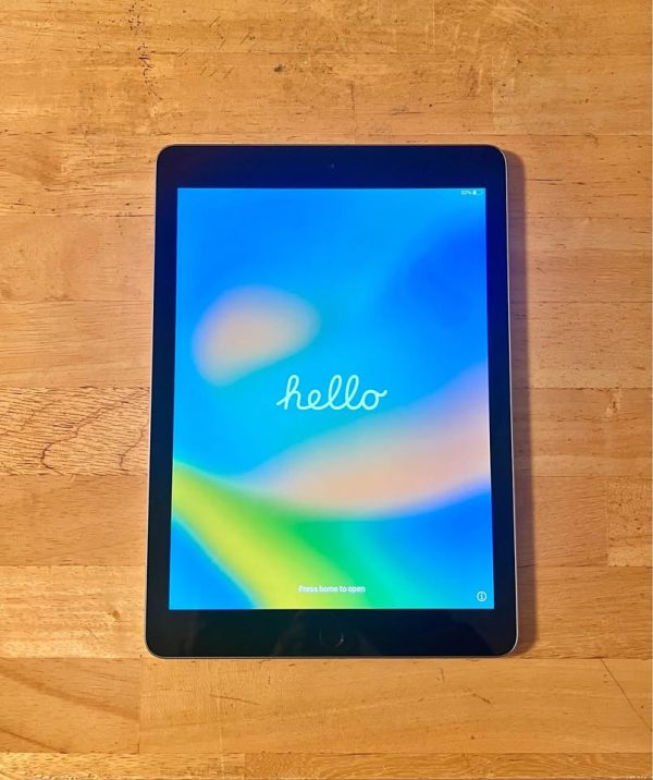 Apple iPad - 5th Generation - 32GB