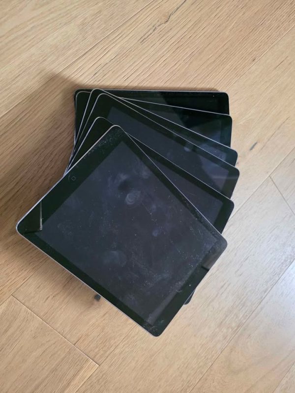 Apple iPad Air 32GB Space Gray Like New