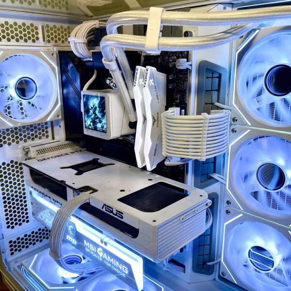 High End Gaming PC | R7 7800x3D | RTX 5070