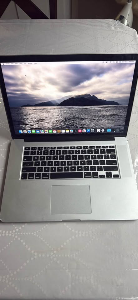 15 inch Apple MacBook Pro 500GB