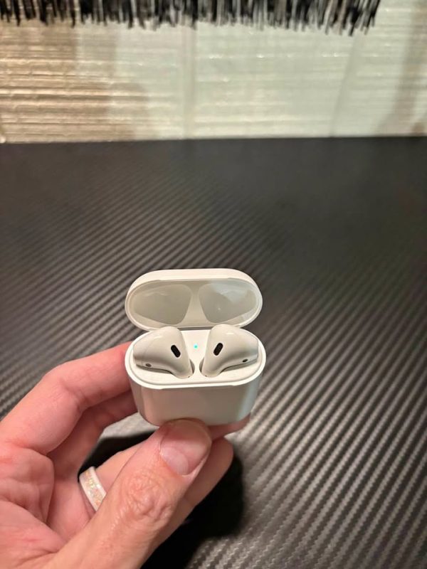 Apple AirPods 2nd Generation
