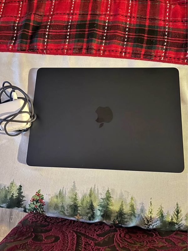 Apple MacBook Air 13.6" (256GB SSD, Apple M2, 8GB) Laptop - Midnight