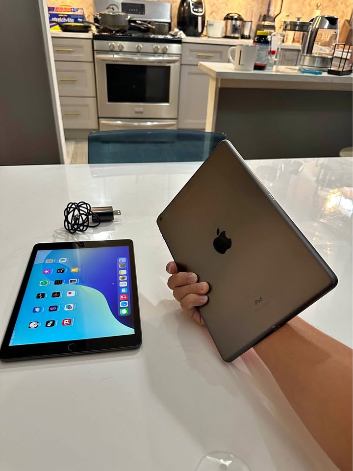 2 Ipad 7th generation ($140 for each) 1 2 Ipad 7th generation ($140 for each)