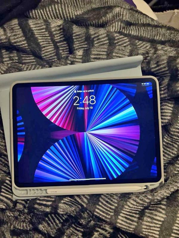 Apple iPad Pro 3rd Generation 2L22