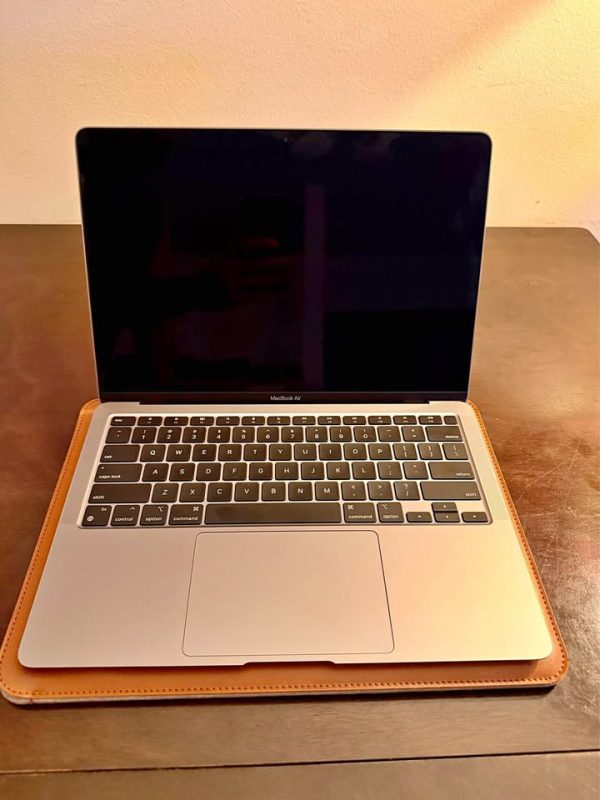 MacBook Air M1 (2020) – Like New Condition