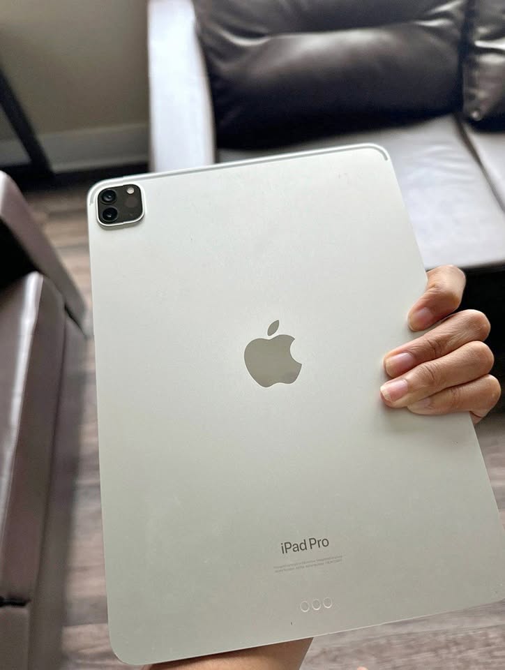 Apple iPad Pro 11 2A99 2 Apple iPad Pro 11 2A99