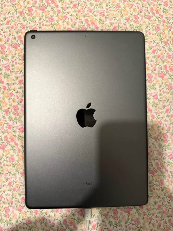 iPad 7th Generation (32GB)