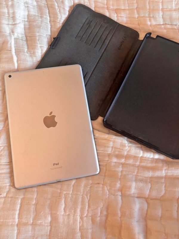 iPad 9th gen free speck case