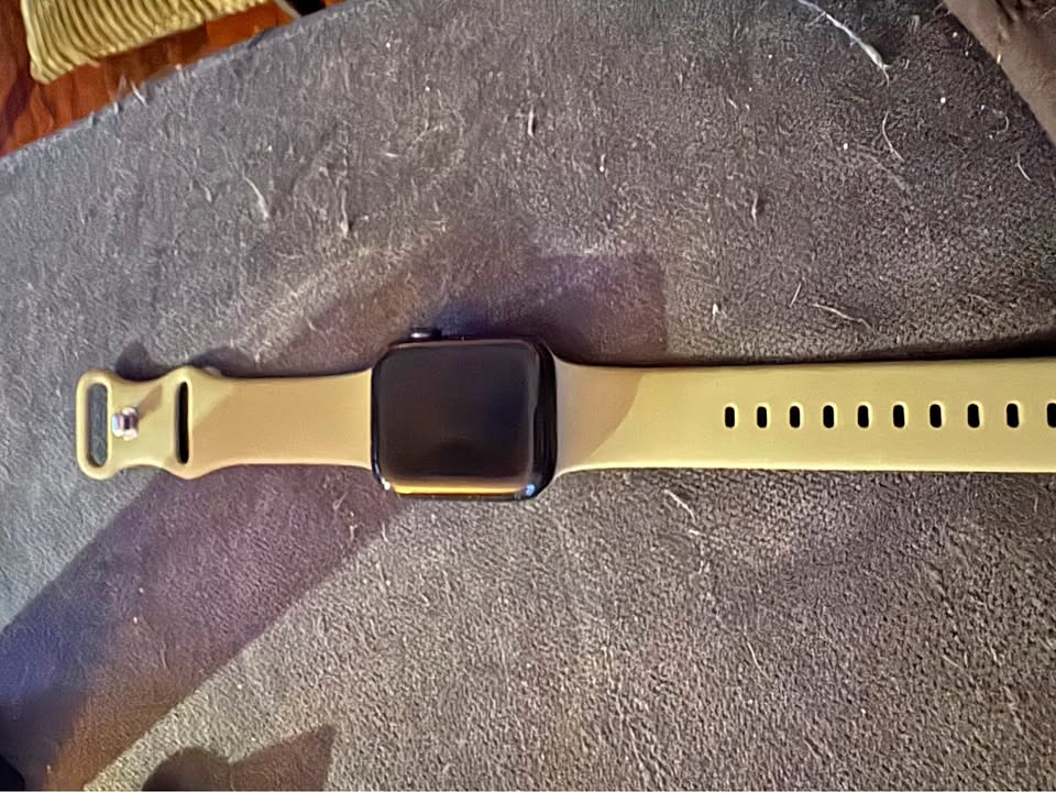 Apple Watch SE 2nd gen. W/ cellular 6 Apple Watch SE 2nd gen. W/ cellular