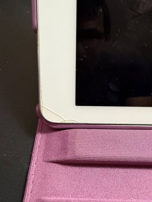 Apple iPad Pro (32GB, Wi-Fi, Silver) 12.9in Tablet with case and cords