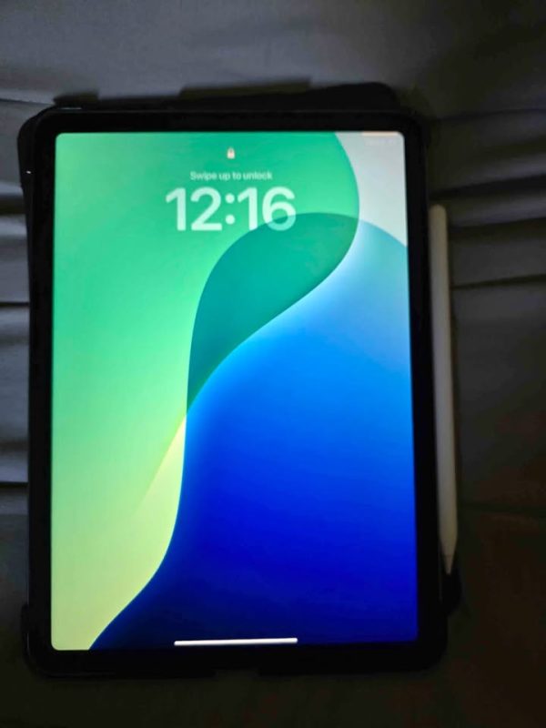 iPad Air 5th Generation M1 Chip and Apple Pencil