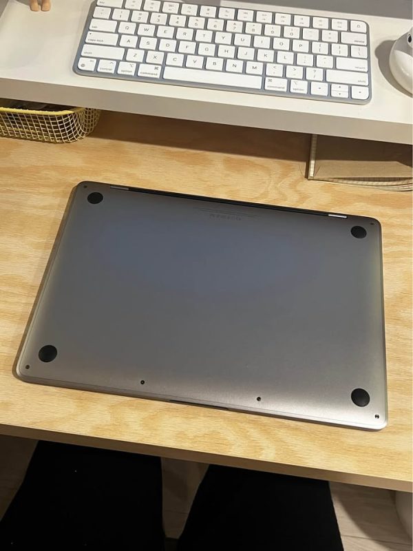 Macbook Pro 2017 13 inch with charger