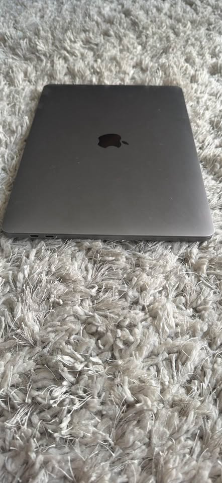 MacBook Pro M1 2020 13in 8GB RAM 256GB SSD