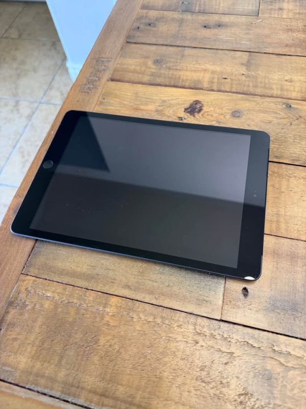 iPad 9th gen 256gb Wi-Fi + Cellular