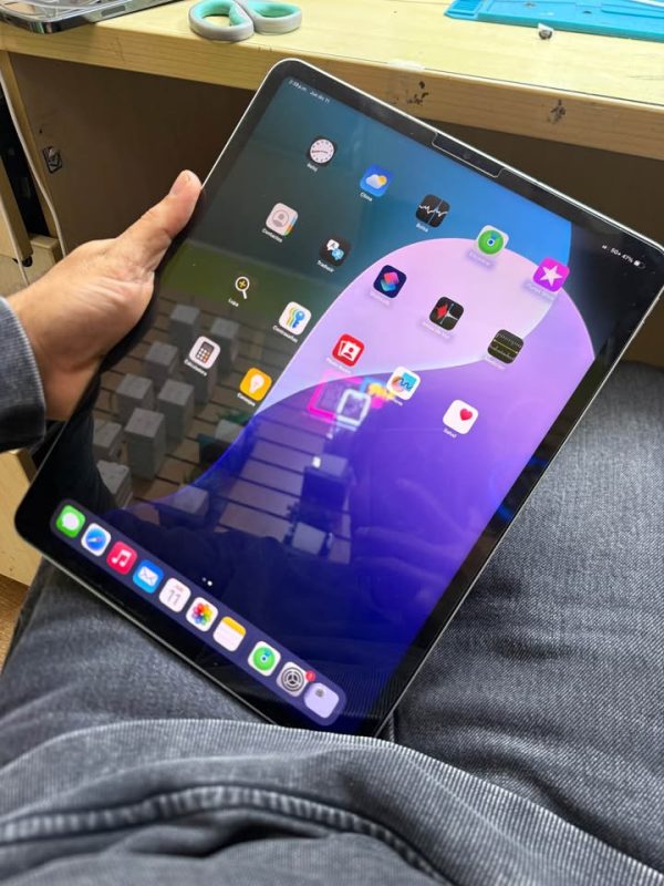 iPad 12.9 5Gen cellular and WiFi 512GB