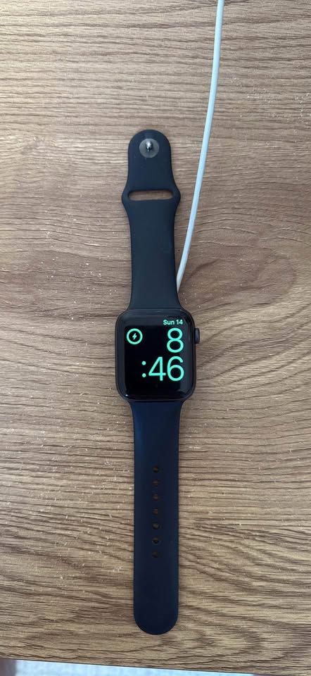Apple Watch SE (44mm) First gen model A2352