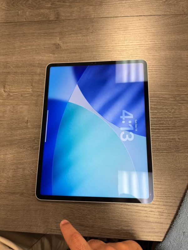 iPad M1 12.9 inch Cellular | Apple pencil | Magic Keyboard | with Extra Cases and folio