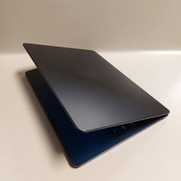 2022 MacBook Air Laptop M2 8Gb 256GB Midnight Blue 13