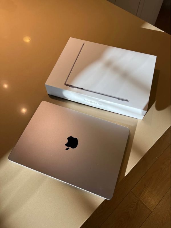 MacBook Air 2022 with M2 Chip