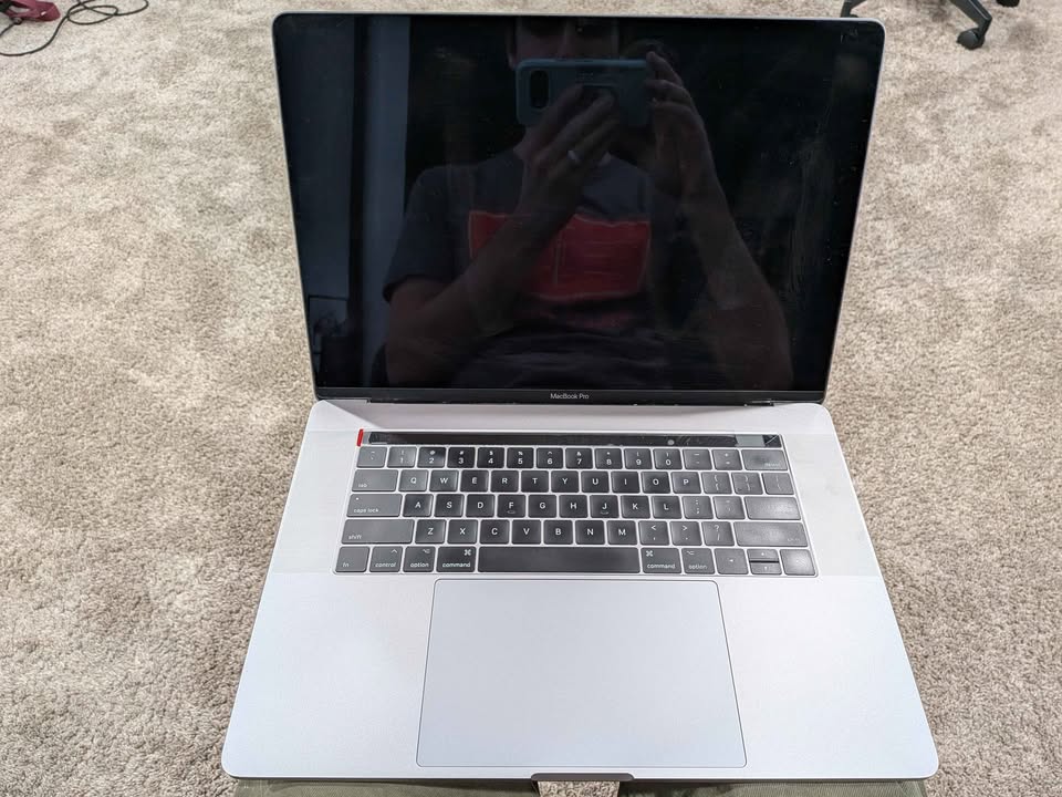 15 inch 2016 MacBook Pro Laptop 4 15 inch 2016 MacBook Pro Laptop