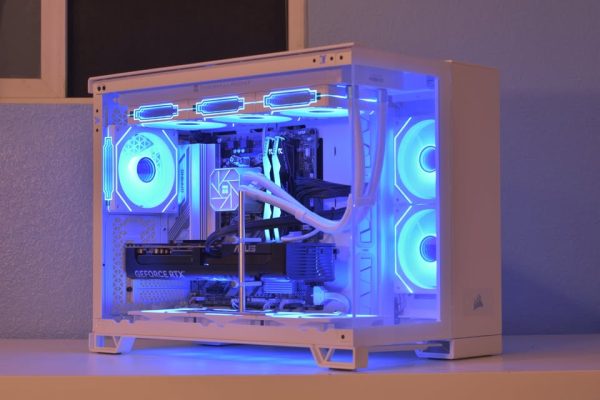 Gaming PC: Ryzen 5 7600X + RTX 5070 12GB + 32GB DDR5 6000mhz + 1tb NVME SSD