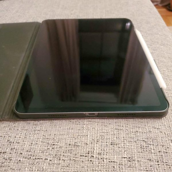 ipad pro 11 inch 2nd generation with case and Apple Pencil 8M59