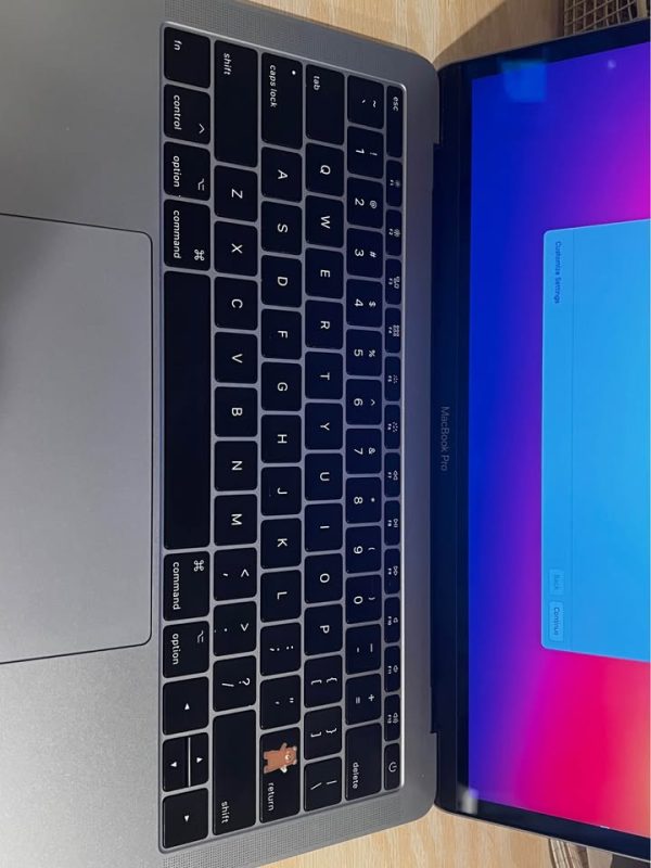 Macbook Pro 2017 13 inch with charger