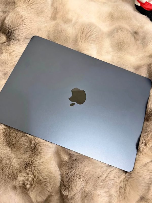 MIDNIGHT MACBOOK AIR M4