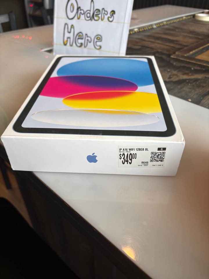 I pad ( read description) 2 I pad ( read description)