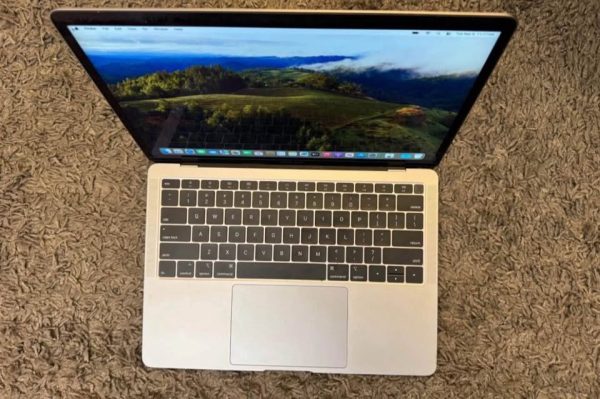 2020 Apple MacBook Air 13" i5 1.10GHz/8GB/256GB SSD (SILVER ) - A2179 NO CHARGER