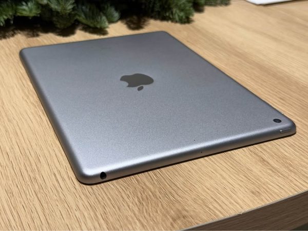 iPad 5th Generation 128GB Space Gray