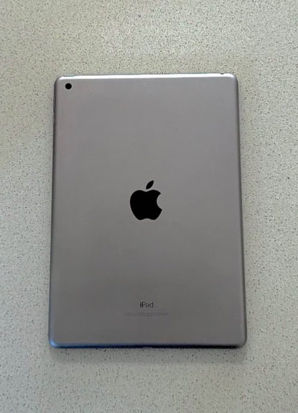 iPad 5th Generation 32G 11 inch Silver Gray