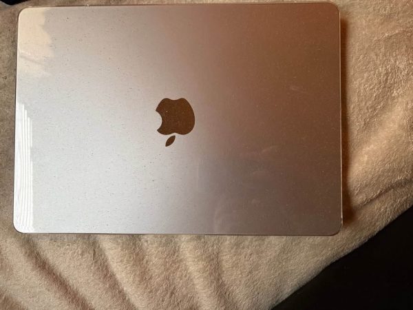 Apple MacBook Air- 13 IN (16GB) 2025 Model