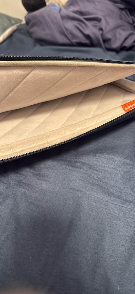 2025 MacBook Air 13 inch. (M4 chip) 1 2025 MacBook Air 13 inch. (M4 chip)